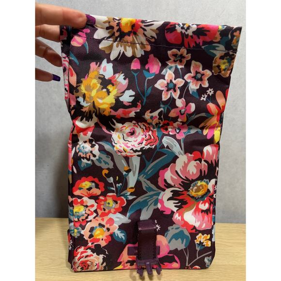 Vera Bradley Lighten Up Lunch Tote in a Floral Pattern NWOT - Picture 6 of 13
